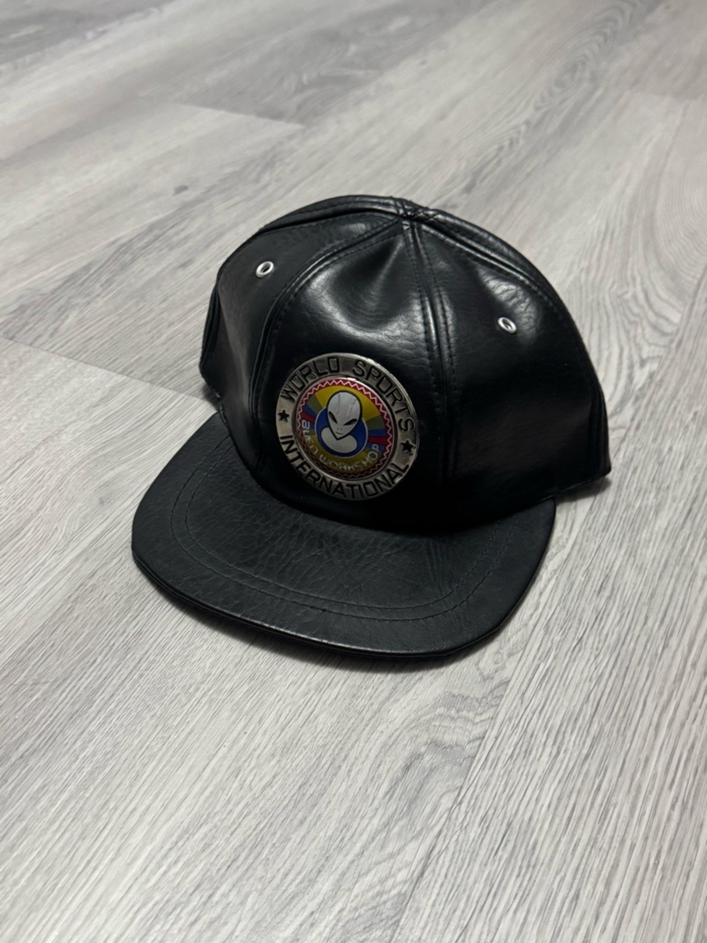 Alienwork Shop Leather Snapback